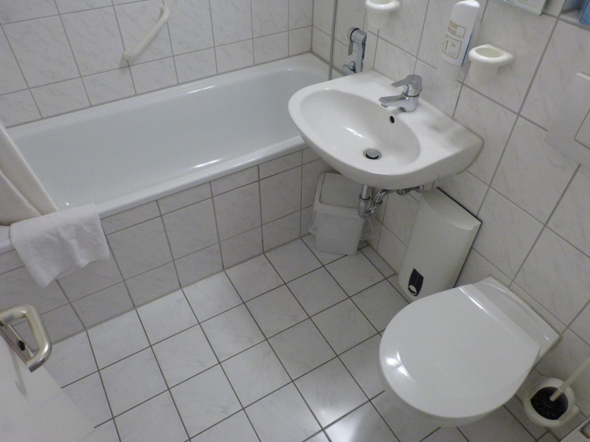 Doppel- oder Zweibettzimmer